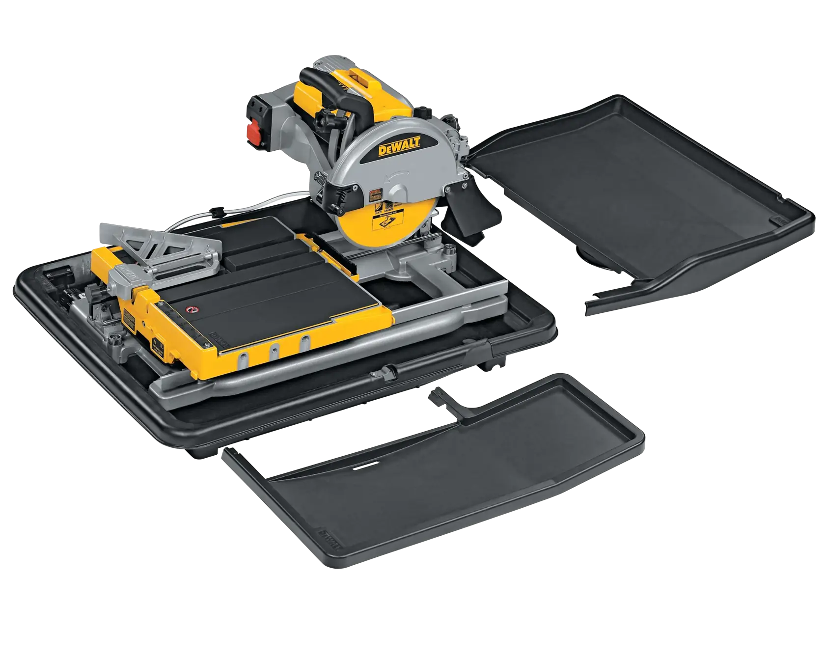 Una sierra para azulejos DEWALT con cuerpo amarillo y gris, mostrada sobre una bandeja negra con dos cubiertas negras removibles. La sierra incluye una guía de corte y un depósito de agua para cortes precisos en azulejos.